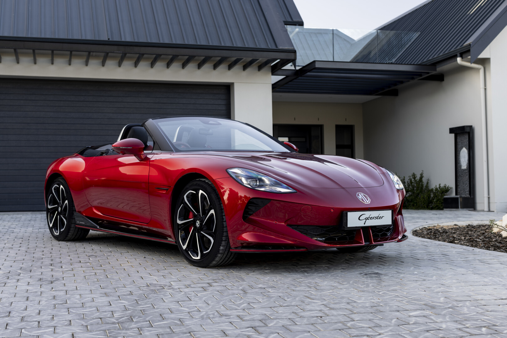 A BRITISH ICON, ELECTRIFIED FOR THE FUTURE: MG’s CENTURY-LONG STORY CULMINATED IN THE CYBERSTER